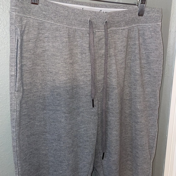 🍉 Men’s Medium Weatherproof Vintage Slim Tapered Fit Grey Sweatpants - Picture 2 of 5